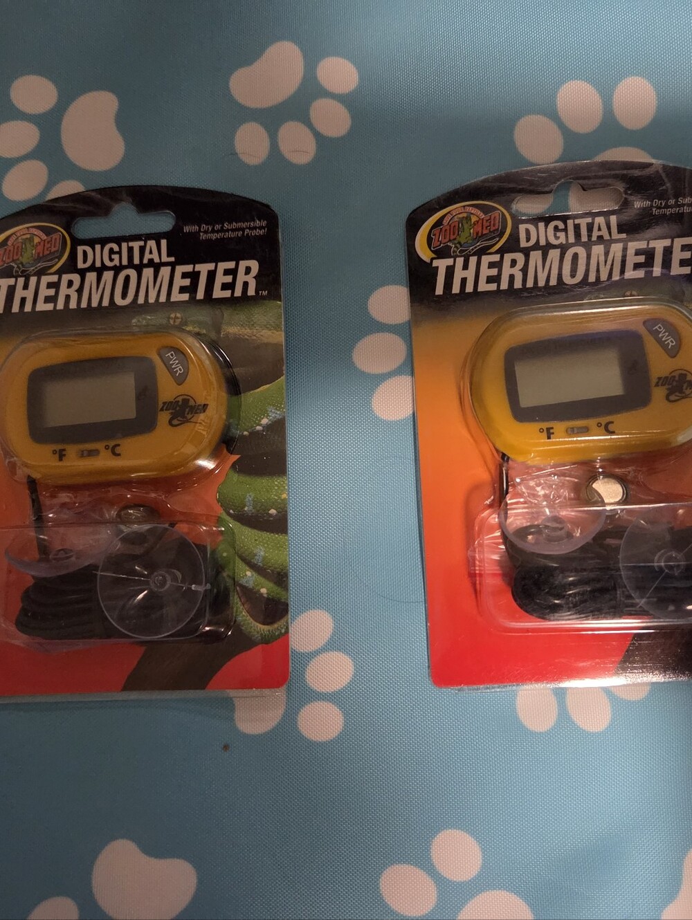 2 Zoomed Digital Thermometers